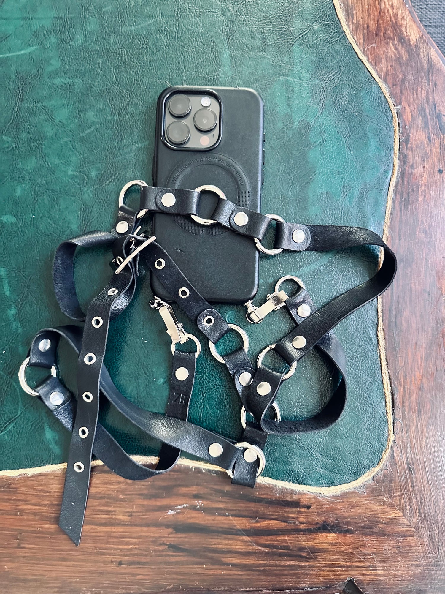 Аксесоар за телефон/Колан/Гривна "NET LOVE"