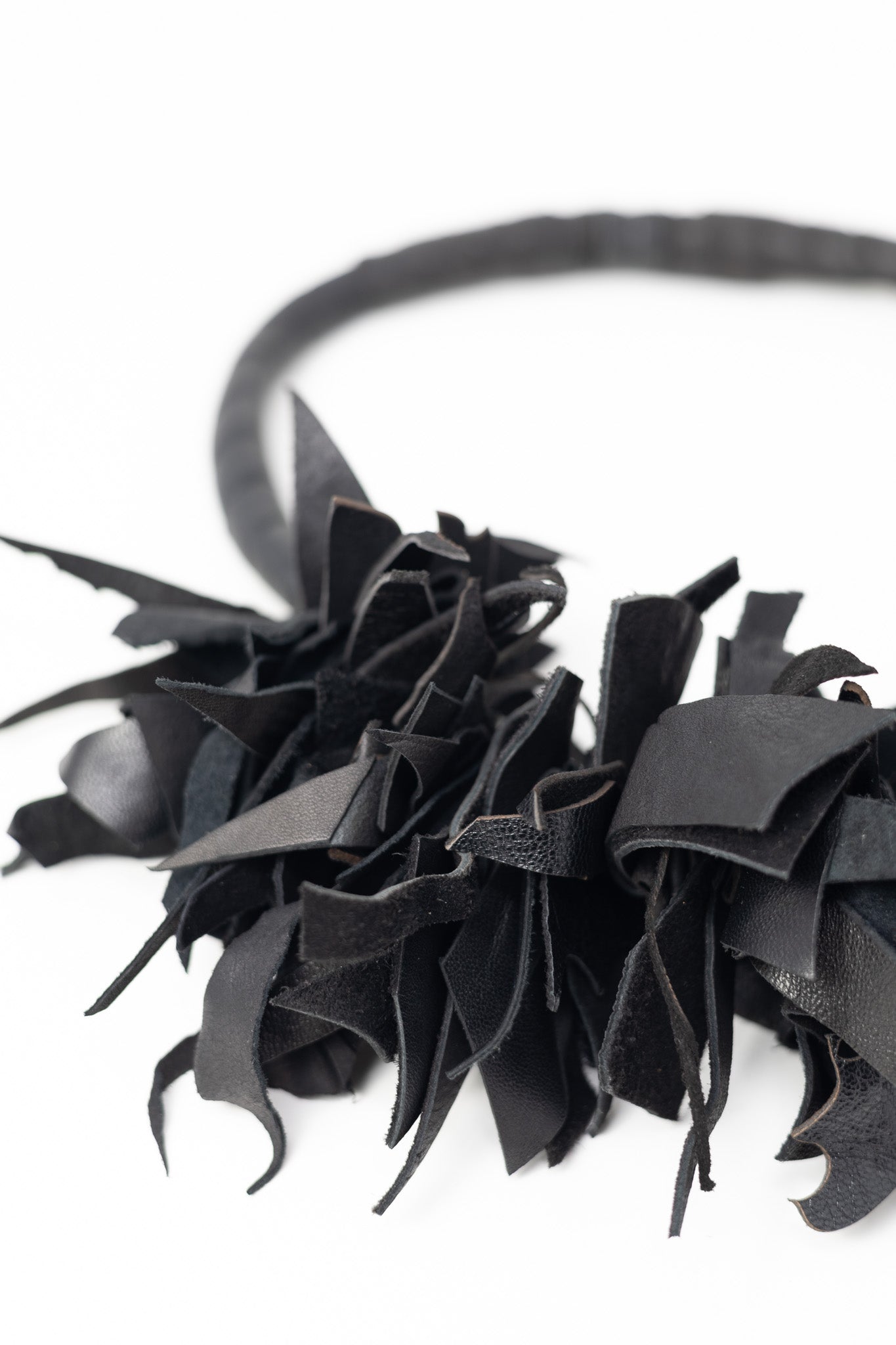 Колие "Black Fire Mezza Luna"