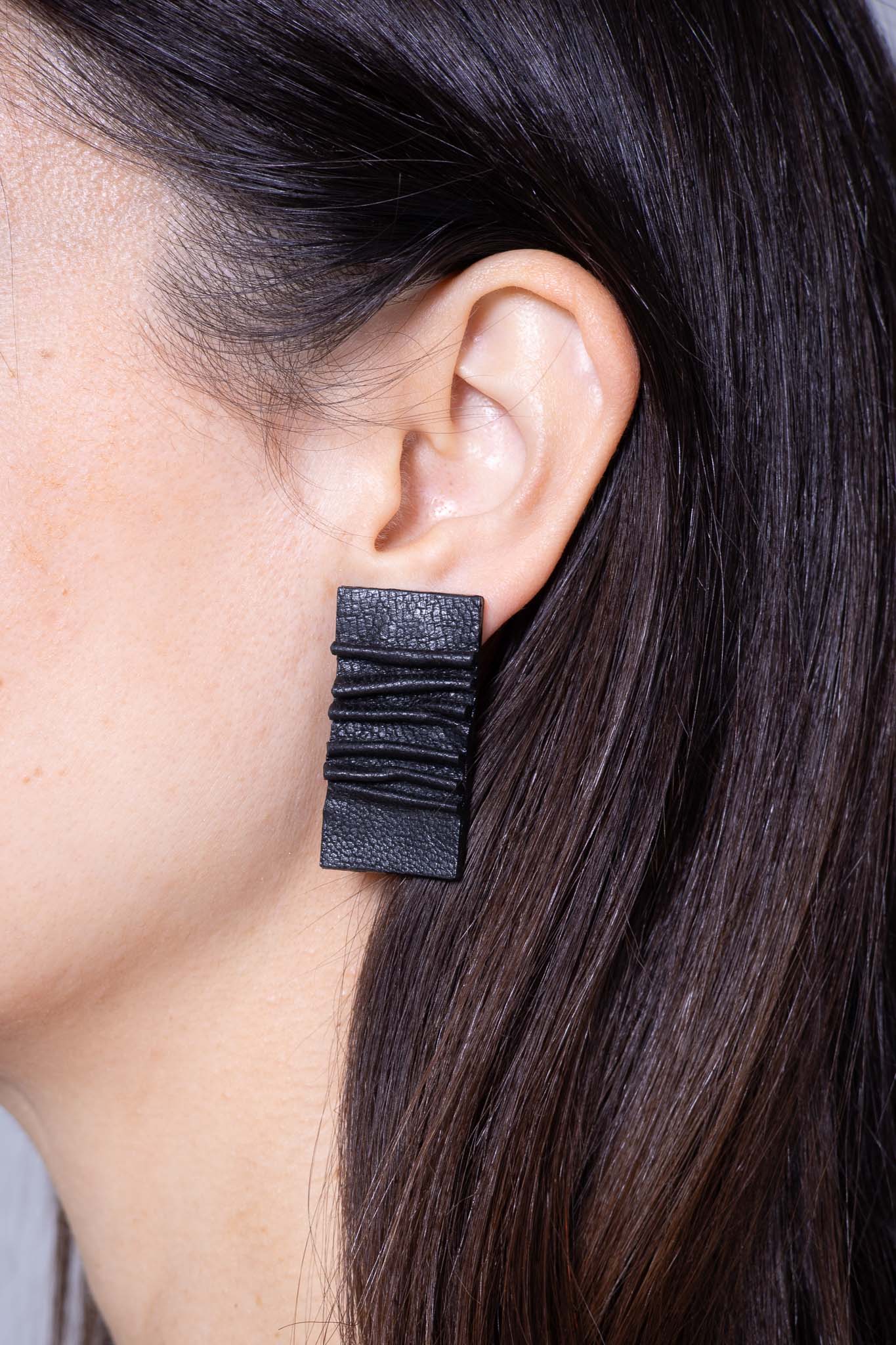 Обеци  "BLACK WAVE" 3