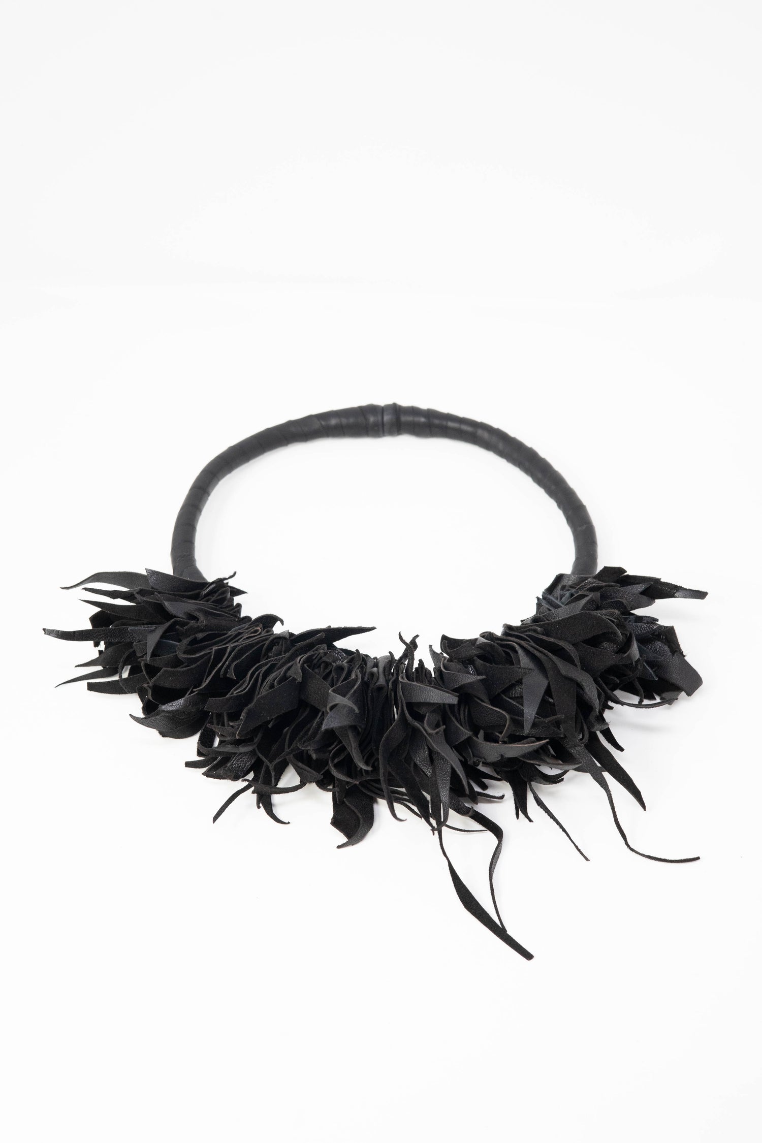 Колие "Black Fire Mezza Luna"