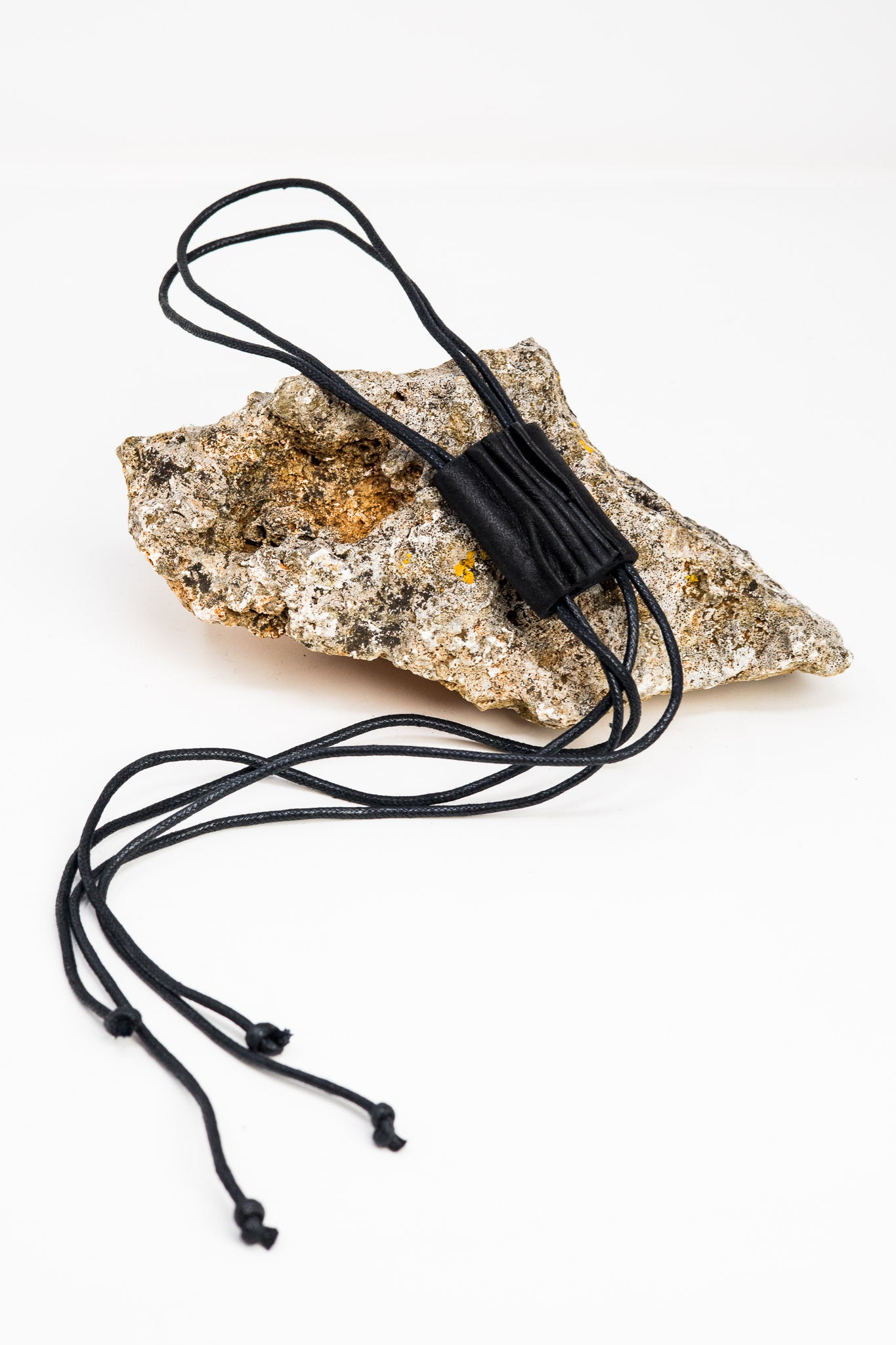 Колие "BLACK WAVE" 3