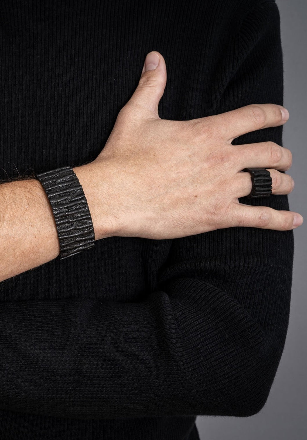 Bracelet "BLACK WAVE MAN" 1