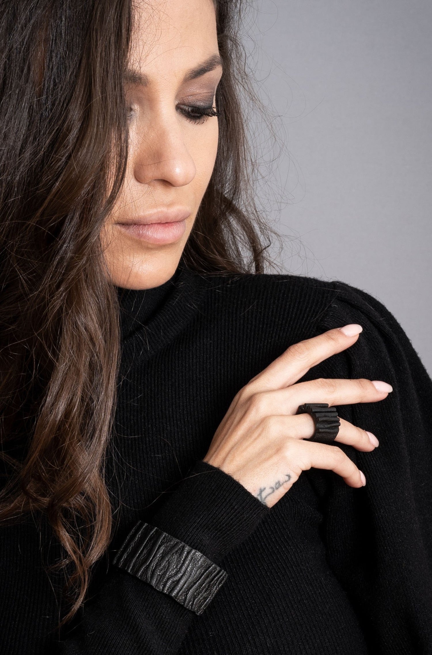 Пръстен унисекс "BLACK WAVE"