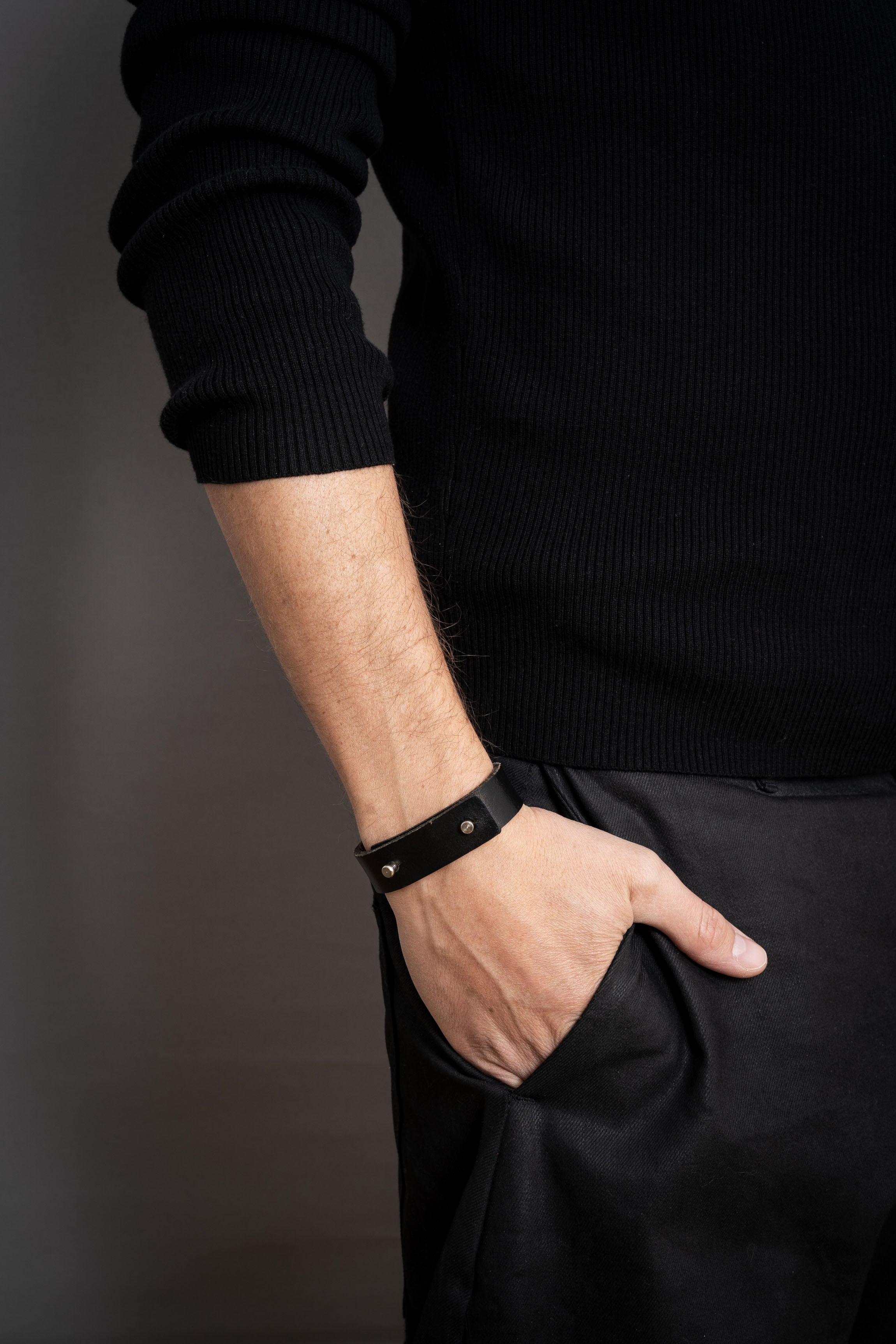 "Unisex" bracelet