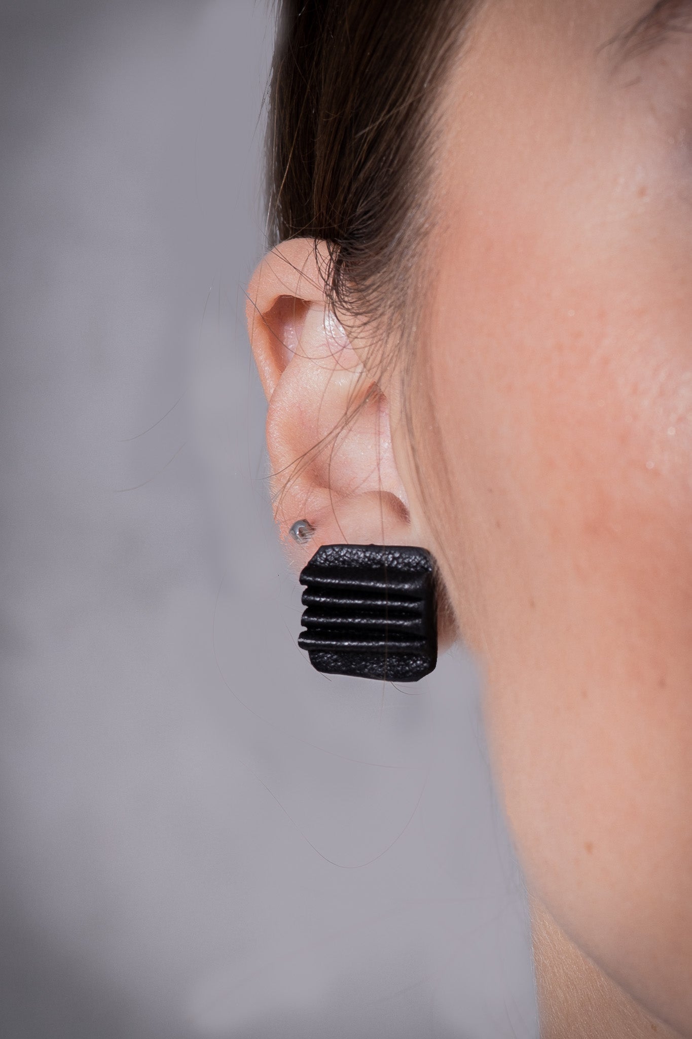 "BLACK WAVE" earrings 1