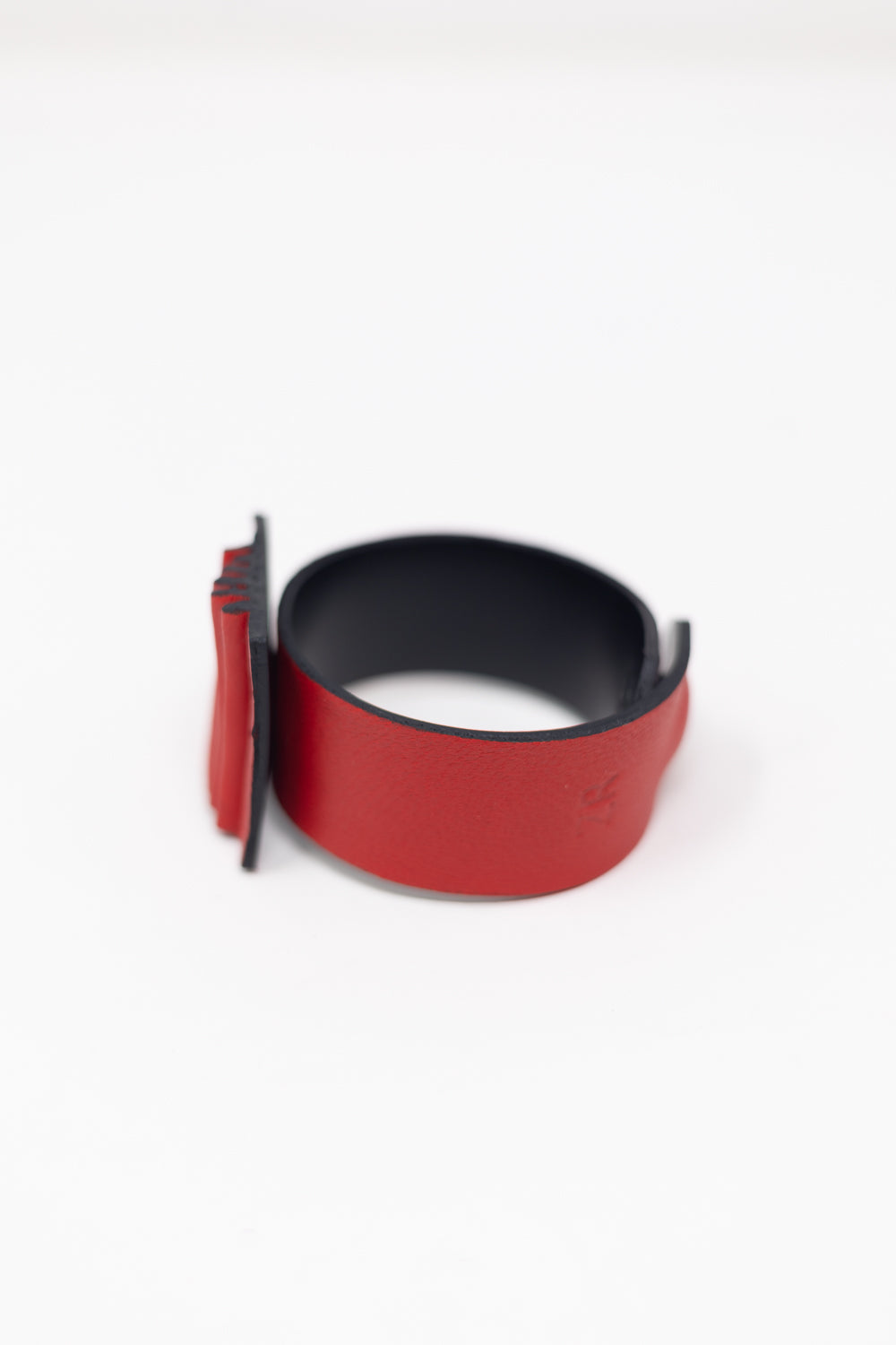 Гривна "WAVЕ "