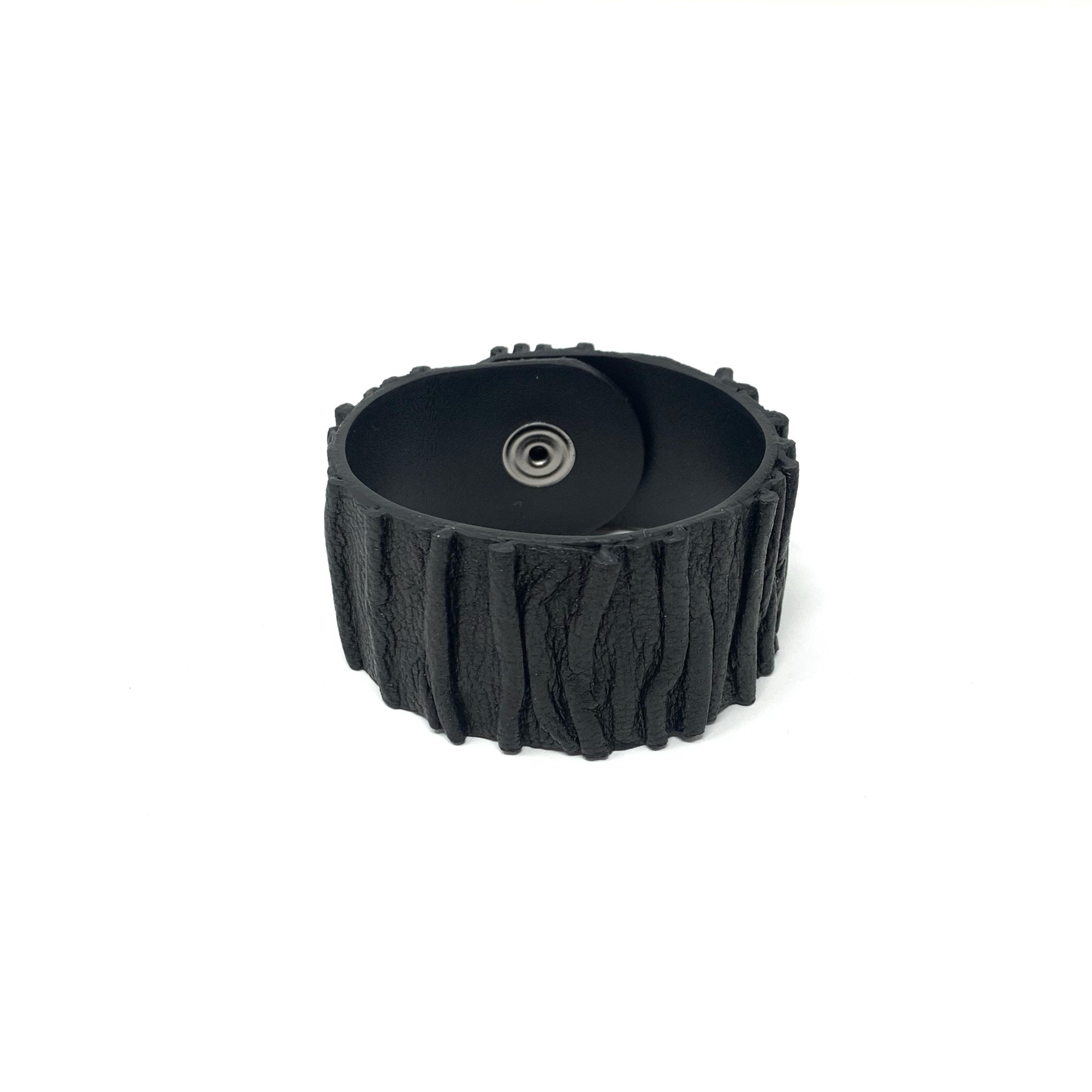 Bracelet &quot;BLACK WAVE&quot; 1