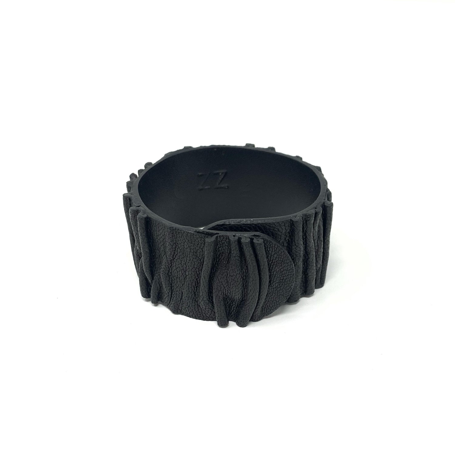 Bracelet &quot;BLACK WAVE&quot; 1